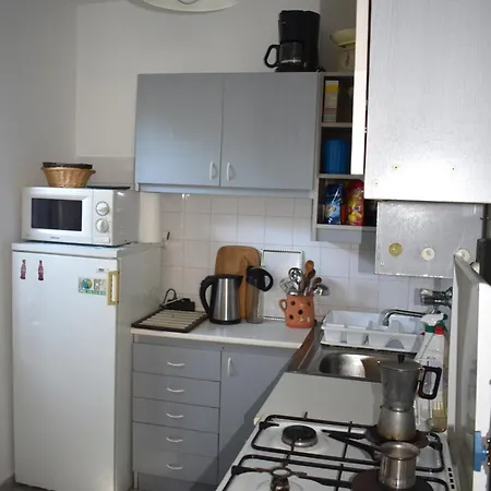 Koekoercsin Vendeghaz * Komlo